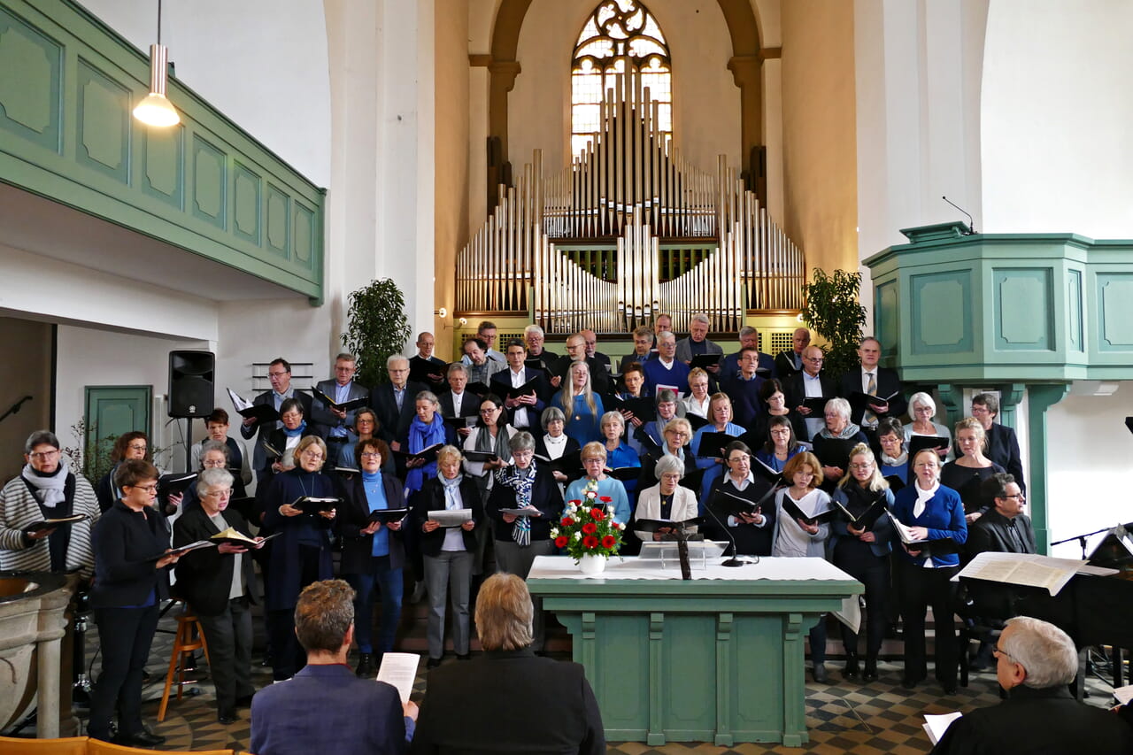 Der Bach-Chor Siegen gestaltete den Gottesdienst musikalisch.